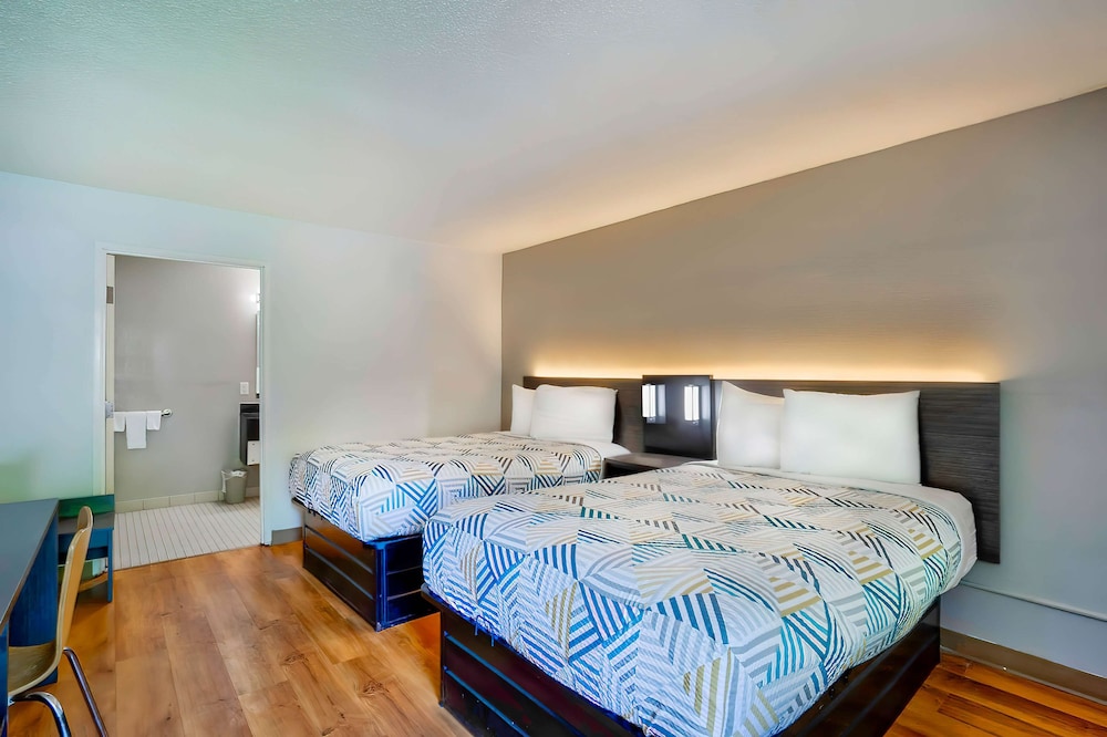Deluxe Room, 2 Double Beds, Non Smoking, Refrigerator - Photo 1
