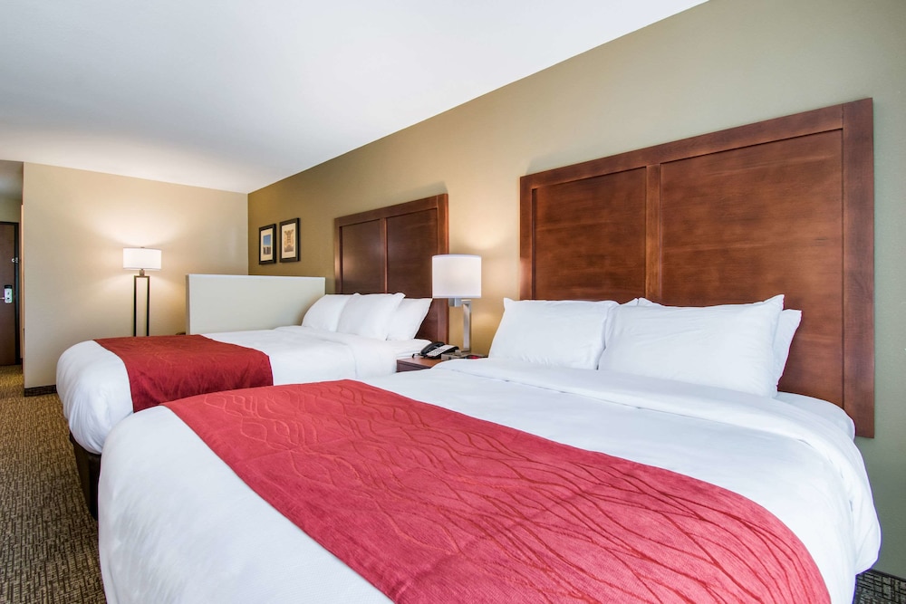Suite, Multiple Beds, Non Smoking - Photo 3