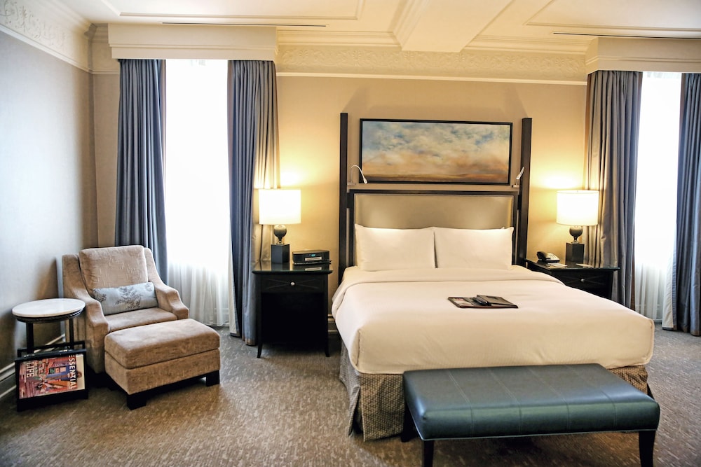 Room, 1 Queen Bed, Non Smoking (Fairmont Gold) - Photo 2