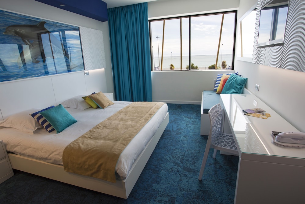 Double or Twin Room, Sea View photo 1