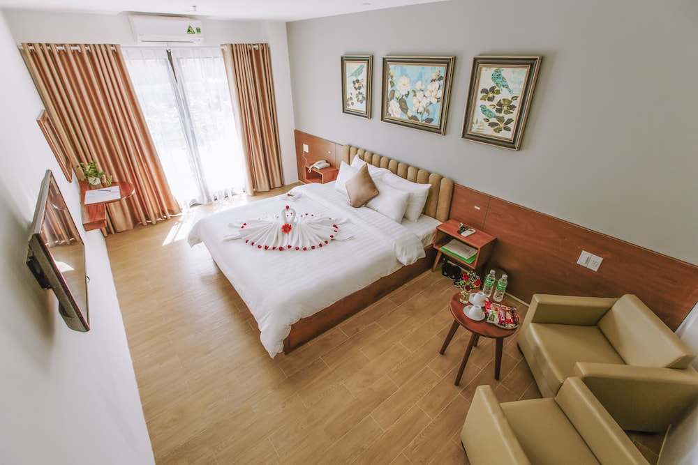 Deluxe Double or Twin Room