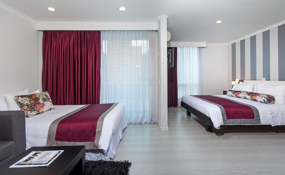 Family Triple Room, 1 Bedroom, Private Bathroom - Photo 2