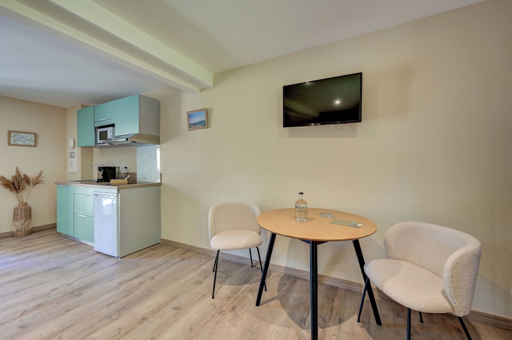 Deluxe Suite photo 3