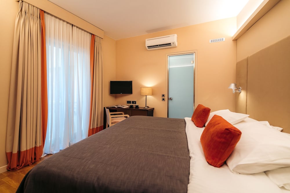 Classic Double or Twin Room photo 2