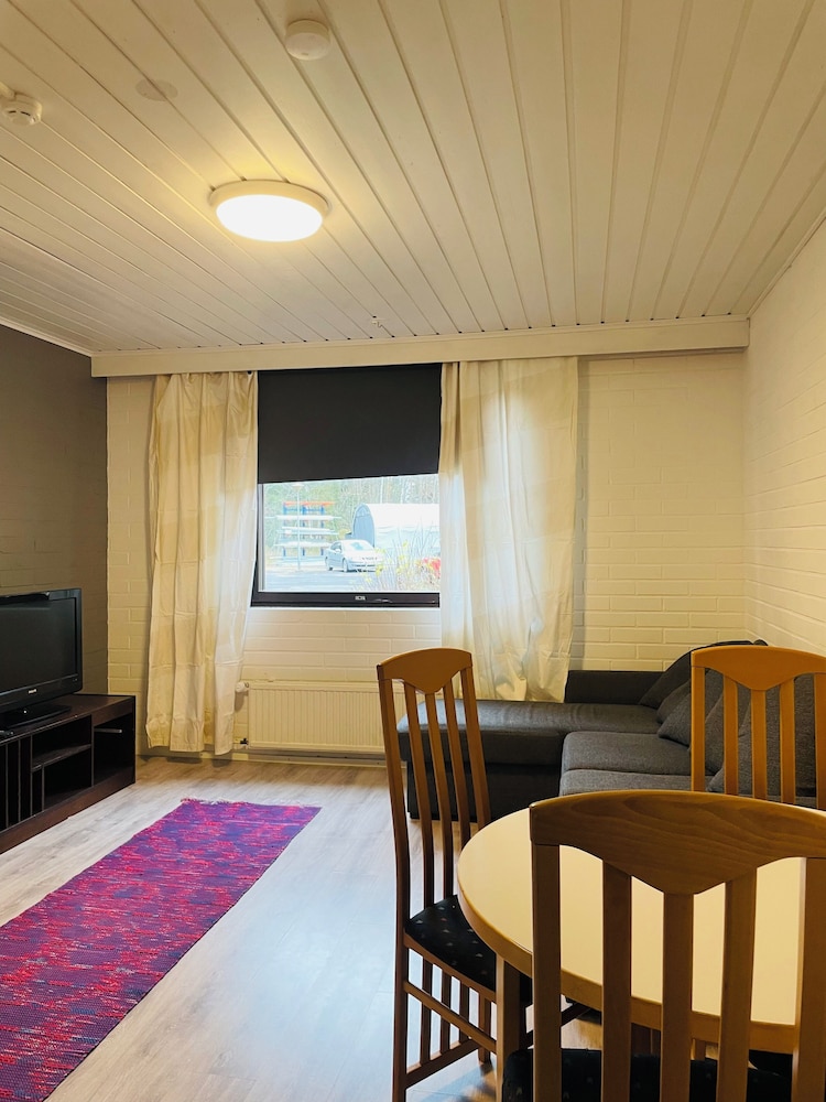 Basic Apartment photo 3