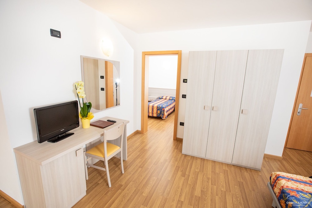 Junior Suite, Connecting Rooms