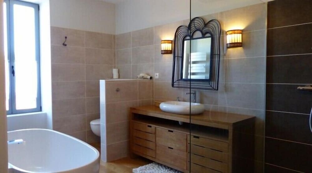 Comfort Room photo 2