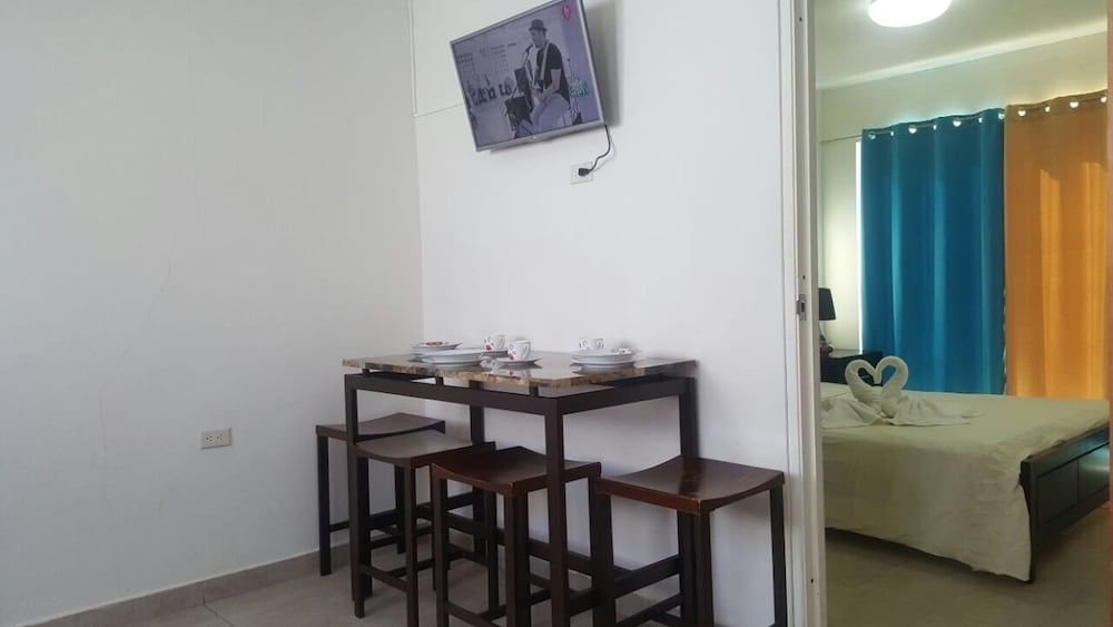 Apartment 3 photo 2