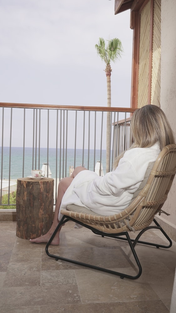 DELUXE SEA VIEW - Photo 11