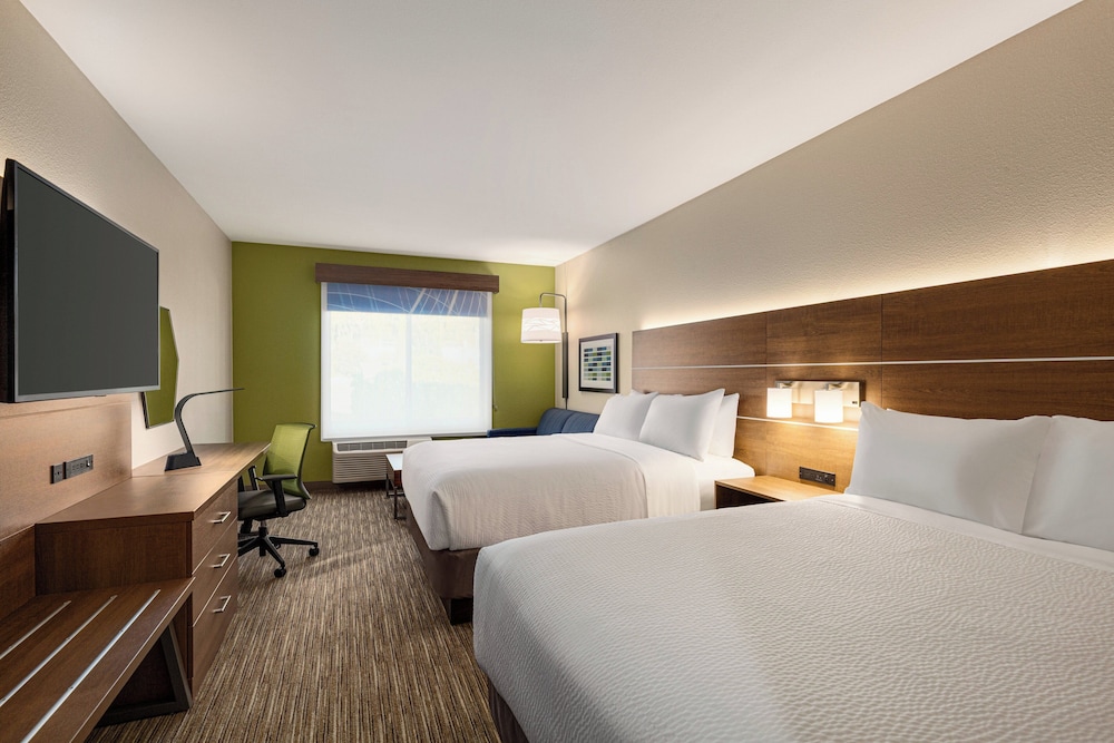 Suite, 2 Queen Beds - Photo 6