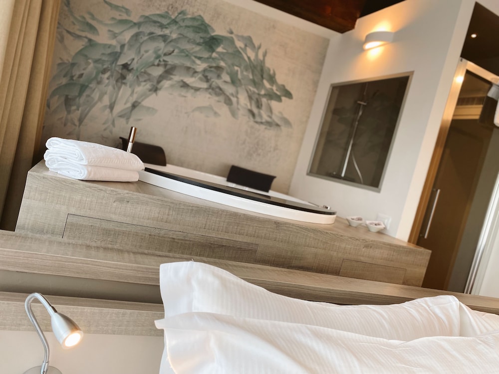 Deluxe Triple Room photo 3