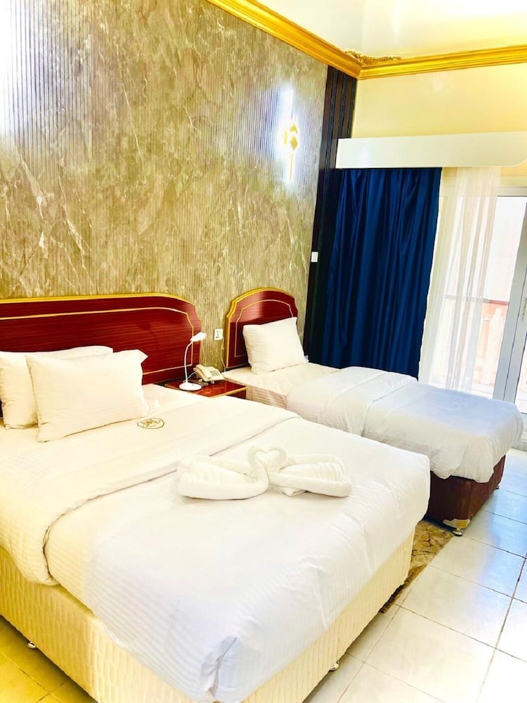 Deluxe Twin Room photo 1