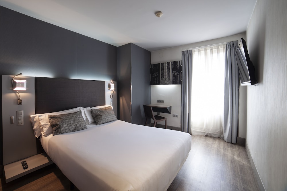 Standard Double Room - Photo 1