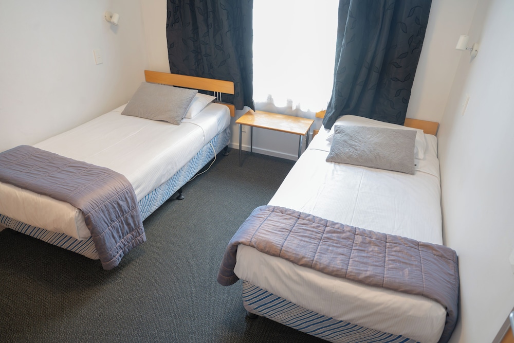 Apartment, 2 Bedrooms (1 Queen and 2 Single beds)