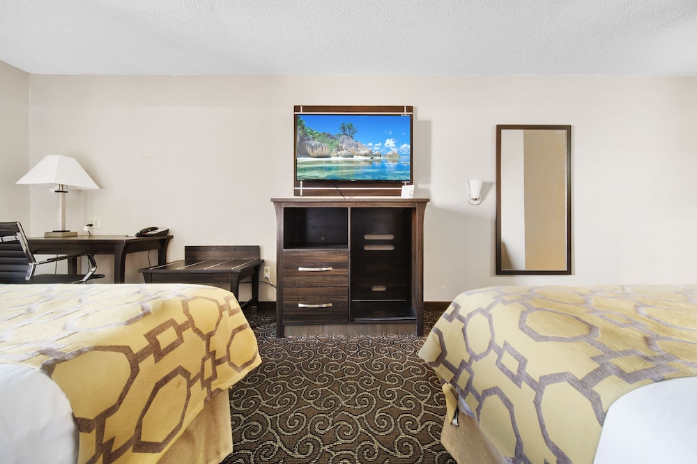 Room, 2 Queen Beds, Accessible, Non Smoking - Photo 10