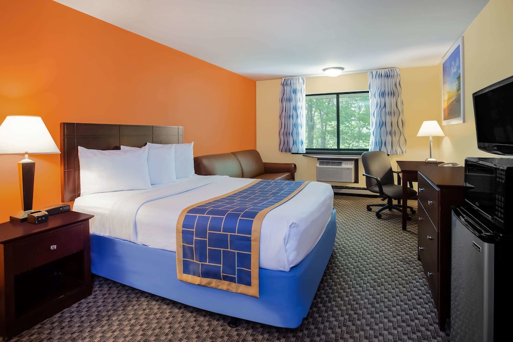 Standard Room, 1 Queen Bed - Photo 3
