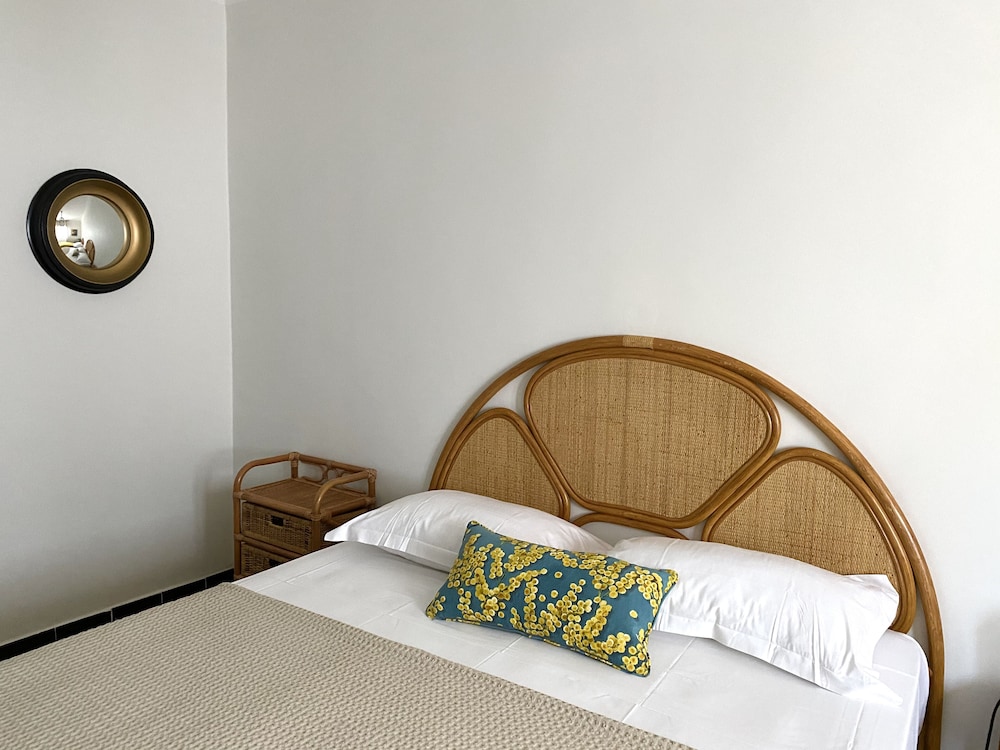 Triple Room, Multiple Beds photo 3