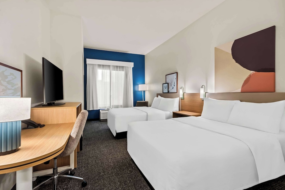 Room, 2 Queen Beds, Accessible, Bathtub (Mobility) - Photo 1