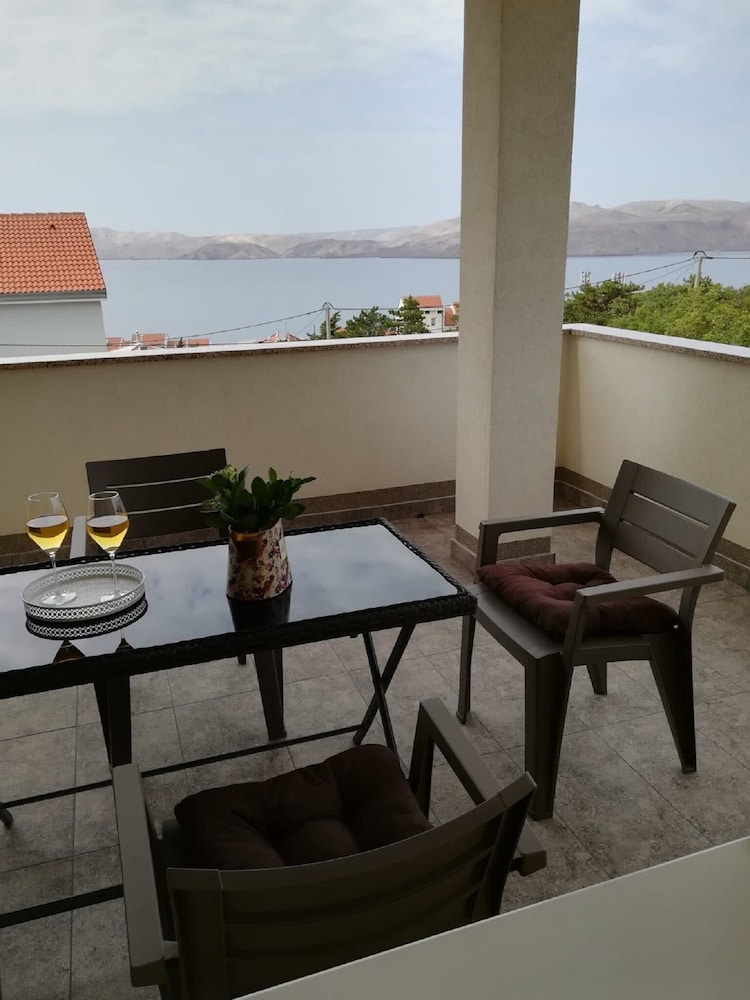 Apartment (Two Bedroom Apartment with Terrace an)