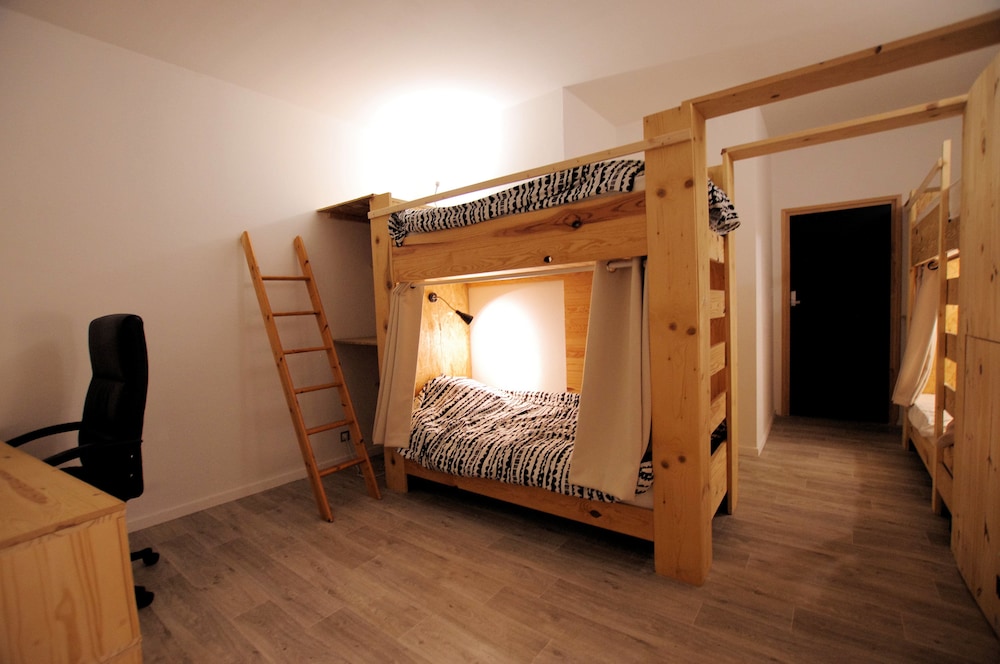 Family Shared Dormitory, Multiple Beds, Non Smoking photo 1