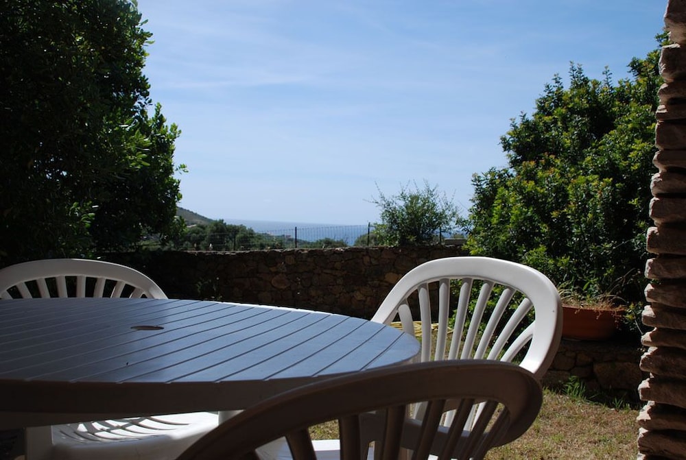 Apartment On The Ground Floor, Terrace And Sea View photo 2