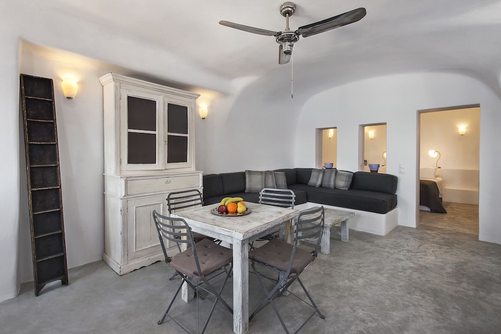 Deluxe Suite (Sunset View) - Photo 14