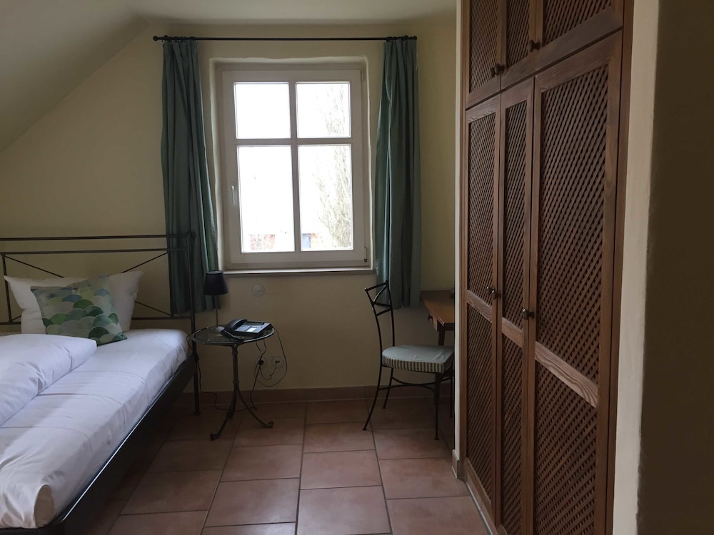 Comfort Single Room, 1 Twin Bed, Lake View, Lakeside photo 1