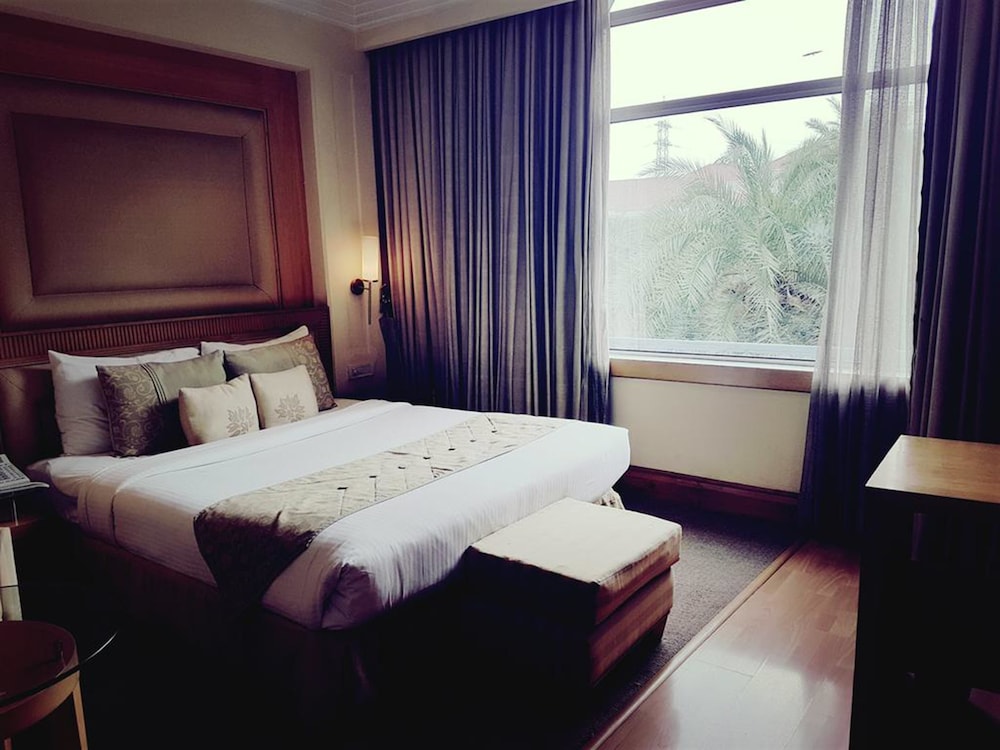 Luxury Suite photo 3