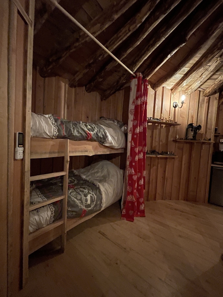 Exclusive Cabin, Ensuite photo 3