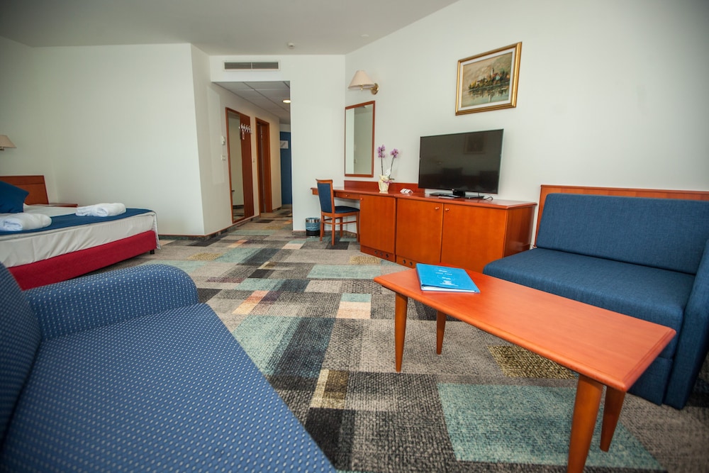 Family Suite photo 2