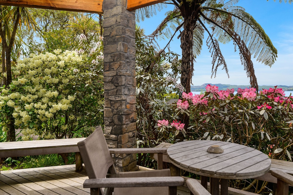 Lodge Suite, 1 Bedroom, Ensuite, Lake View
