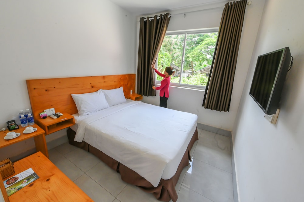 Economy Room, 1 Queen Bed, Courtyard Area (with Window, Villa Area) photo 1