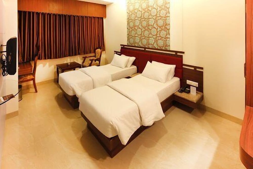 Golden Twin Room photo 1