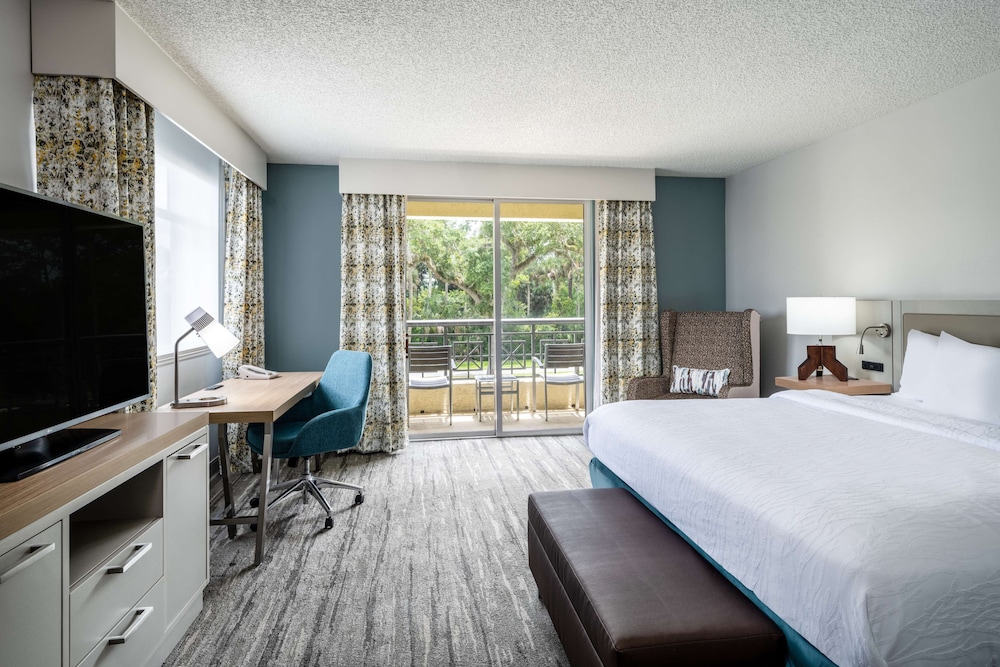 Suite, 1 Bedroom, Balcony - Photo 2