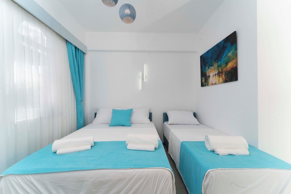 Deluxe Room - Photo 16