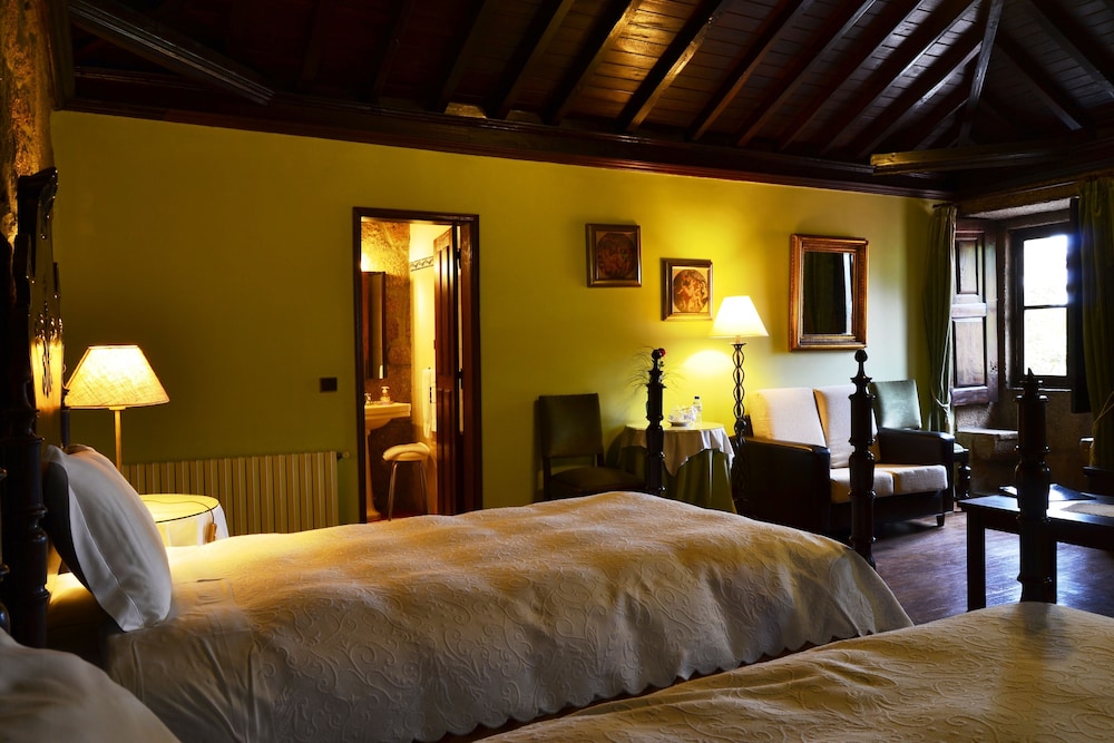Double or Twin Room - Photo 3