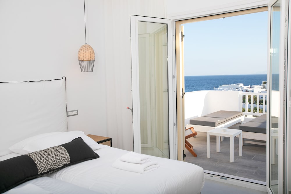 Deluxe Quadruple Room, 1 Bedroom, Sea View photo 3