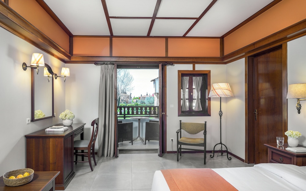 Family Two Bedroom Suite - Photo 4