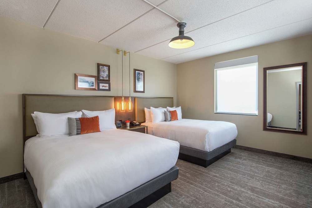 Deluxe Suite, 2 Queen Beds, Non Smoking