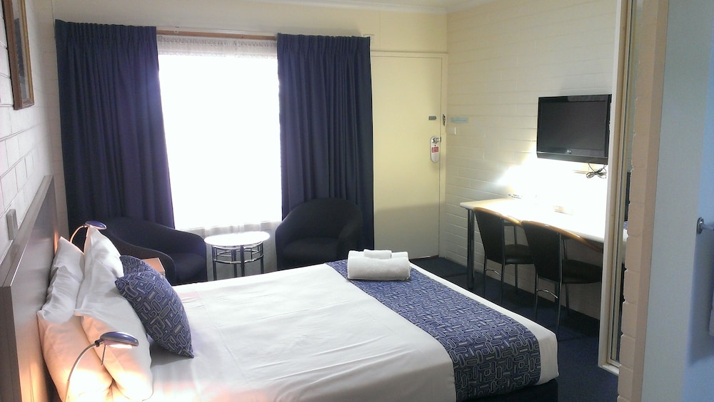 Queen Room photo 1