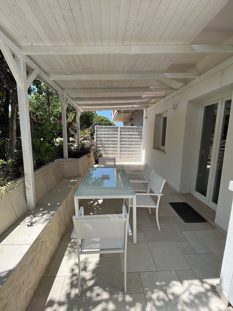 Comfort Condo, Courtyard View