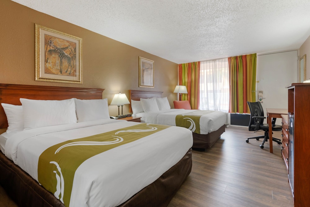 Suite, 2 Queen Beds, Accessible, Non Smoking (Upgrade) - Photo 2