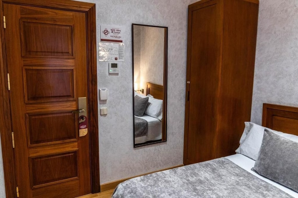 Small Double Matrimonial Room. photo 2