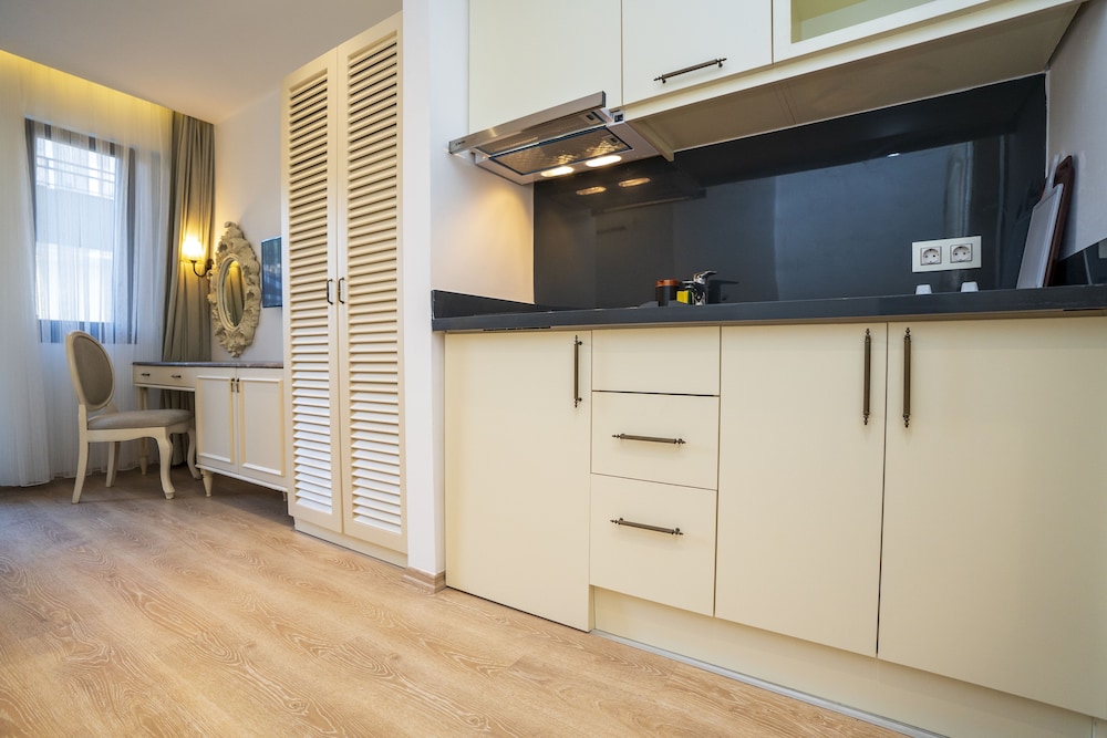 Standard Studio Suite - Photo 17