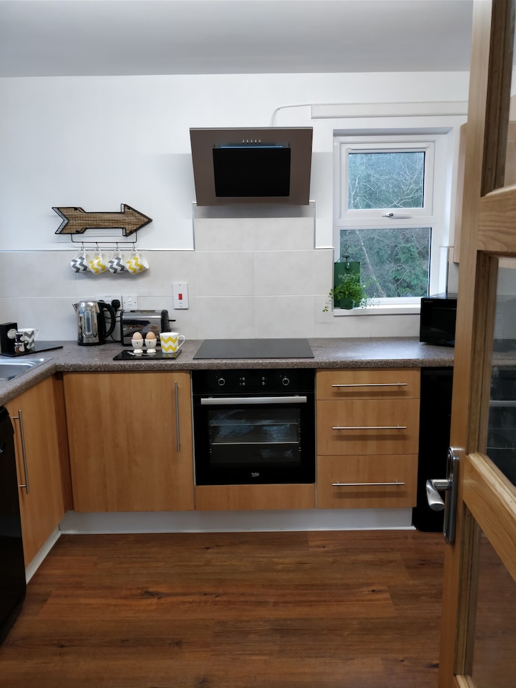 Apartment, 2 Bedrooms (Second Floor)