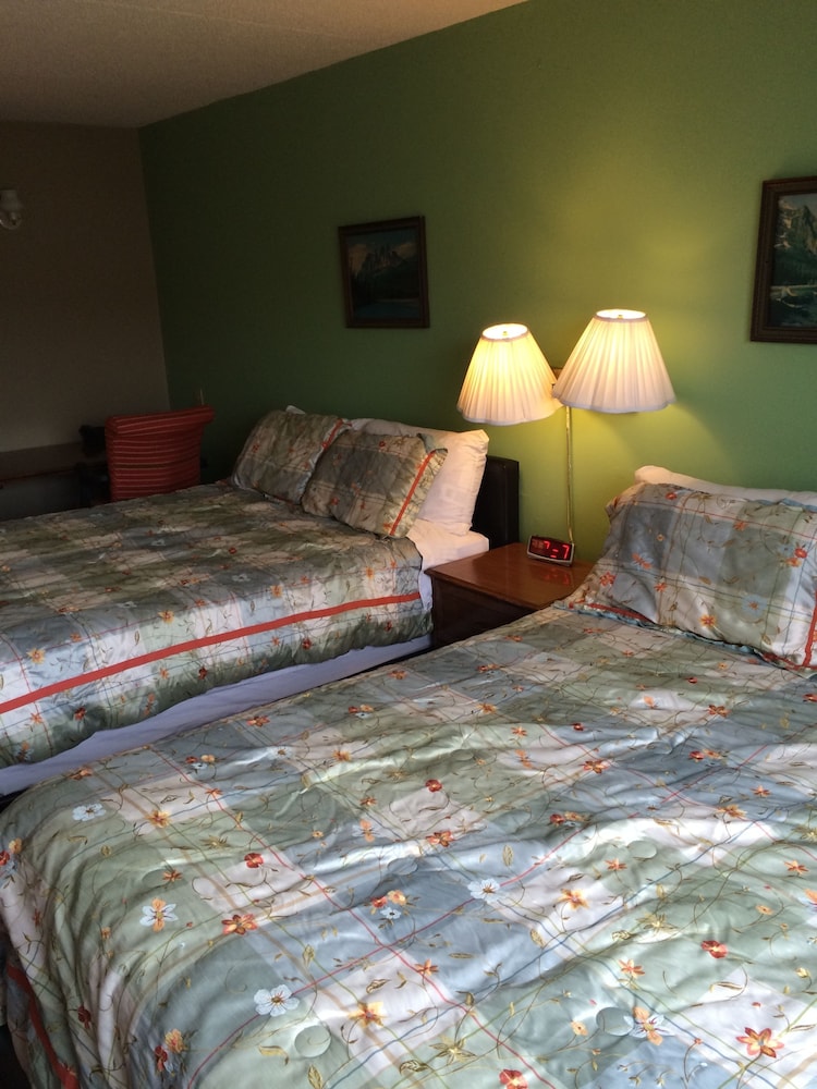 Room, 2 Queen Beds photo 1