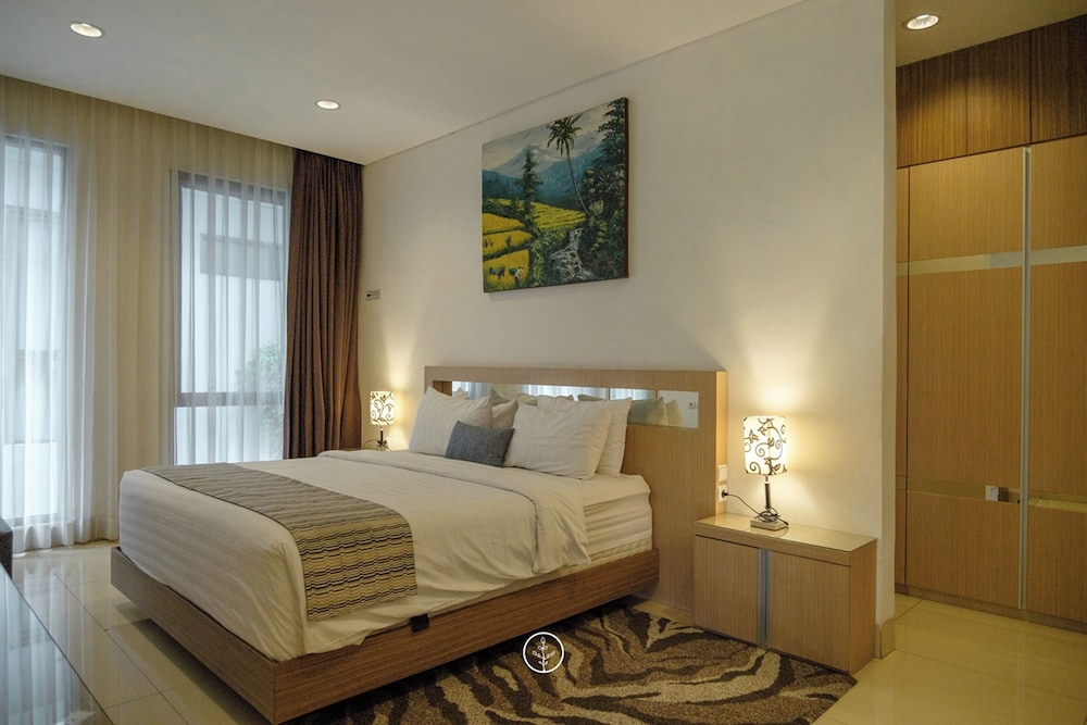 Executive Villa, 5 Bedrooms, Hill View photo 3