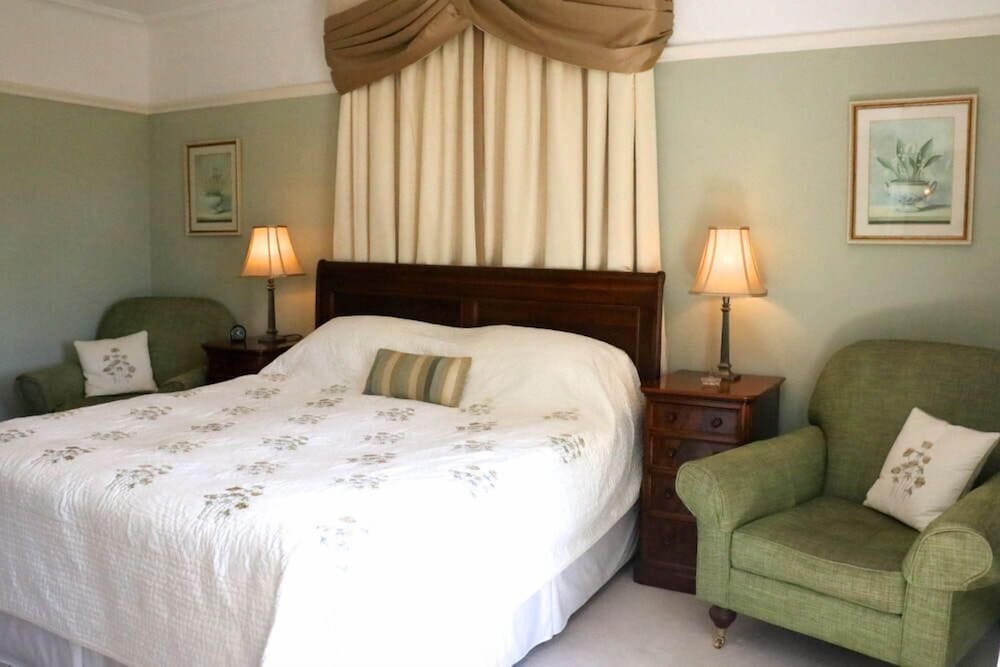 Wisteria Room photo 3