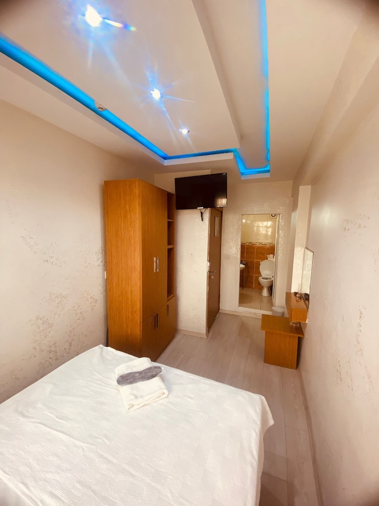Standard Double Room photo 2