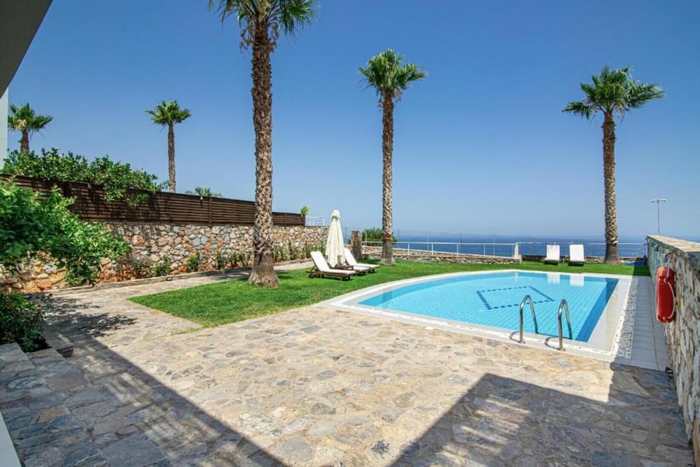 Two Bedrooms Villa with Private Pool and Sea View - Photo 1